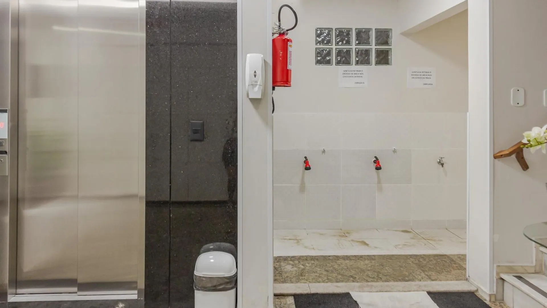 Apto Na Rua 1200, Calcadao 100M Da Praia P2189 Balneário Camboriú アパート