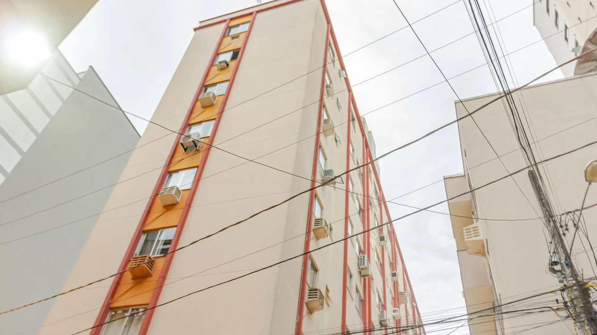 Apto Na Rua 1200, Calcadao 100M Da Praia P2189 Balneário Camboriú 0*,  Brazilië